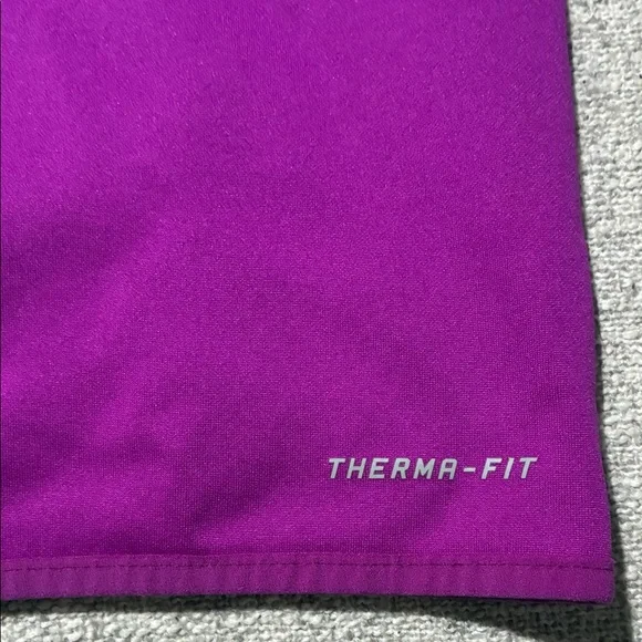 Nike Magenta Hoodie with thumb holes - Picture 5 of 6